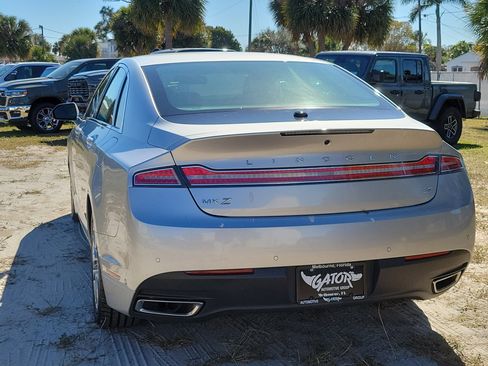 Used 2013 Lincoln MKZ 4DR SDN FWD image 3