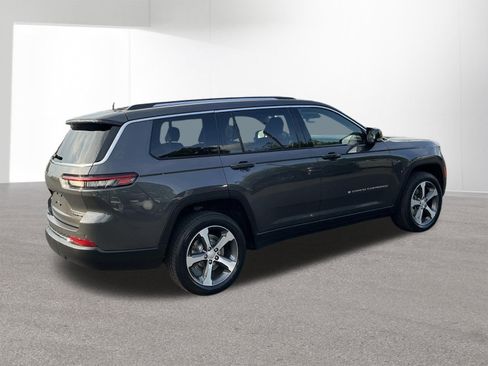 Used 2023 Jeep Grand Cherokee L Limited AWD/4WD image 3