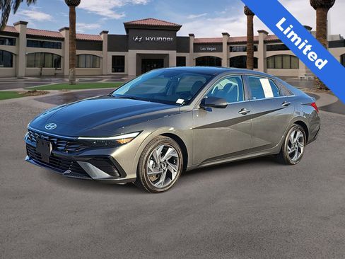Used 2025 Hyundai Elantra Limited image 4
