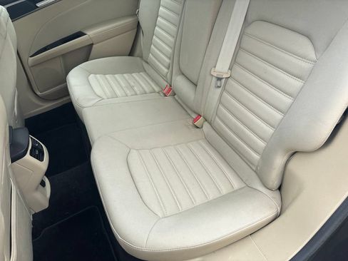Used 2014 Ford Fusion SE FWD image 33