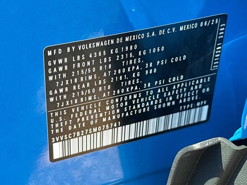 New 2025 Volkswagen Taos SE image 18