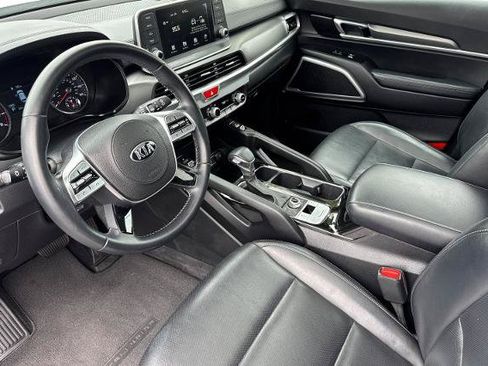 Used 2021 Kia Telluride S AWD/4WD image 3