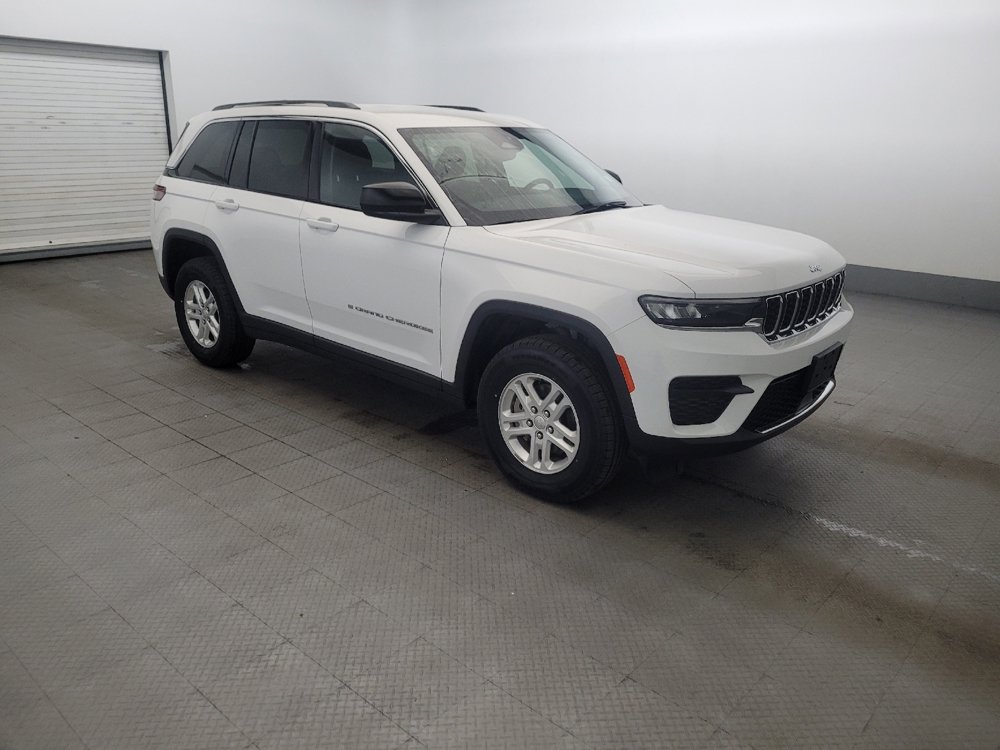 Used 2023 Jeep Grand Cherokee Laredo AWD/4WD image 11