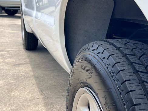 Used 2002 Ford F250 XL RWD image 16