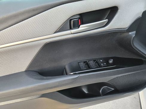 Used 2025 Toyota Camry SE image 7
