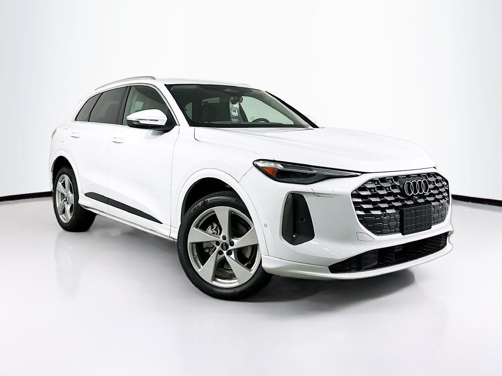 Used 2025 Audi Q5 Premium Plus w/ Premium Plus AWD/4WD image 2