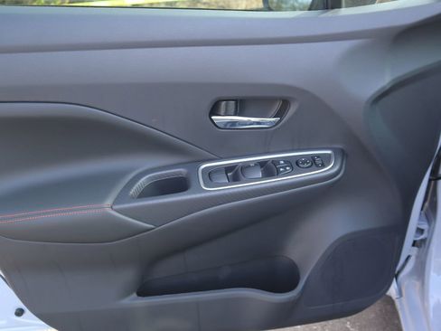 New 2025 Nissan Versa SR w/ Trunk Package image 17