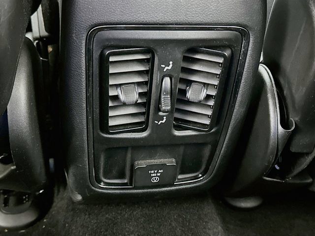Used 2020 Jeep Grand Cherokee Altitude RWD image 12