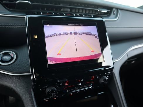 New 2025 Jeep Grand Cherokee L Altitude image 6