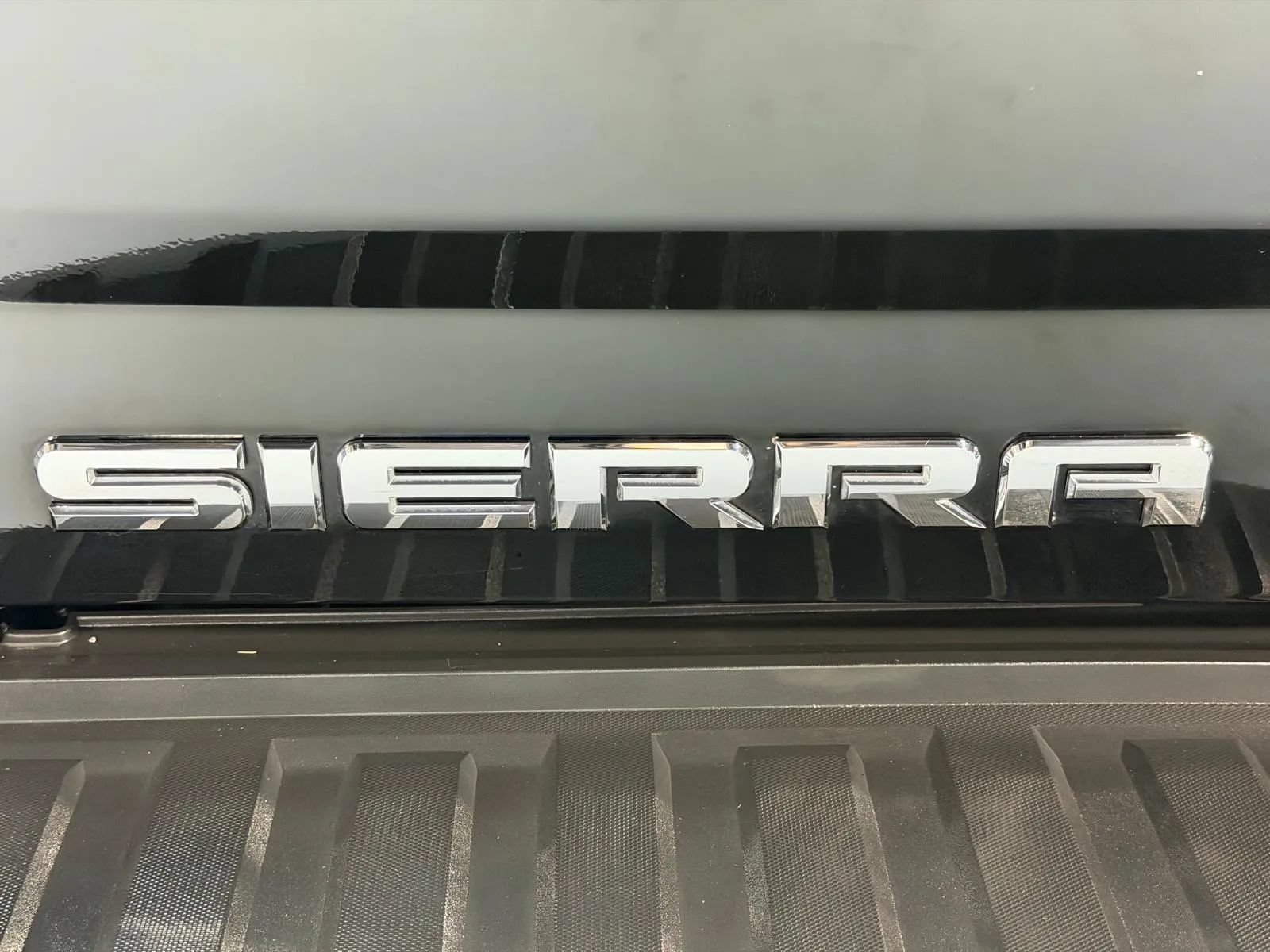 Used 2015 GMC Sierra 1500 Denali w/ Driver Alert Package AWD/4WD image 8