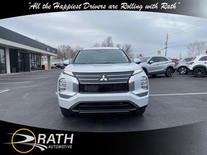 New 2026 Mitsubishi Outlander ES