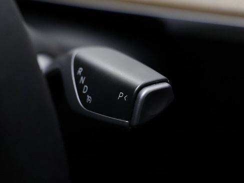 Used 2022 Tesla Model Y Performance image 10