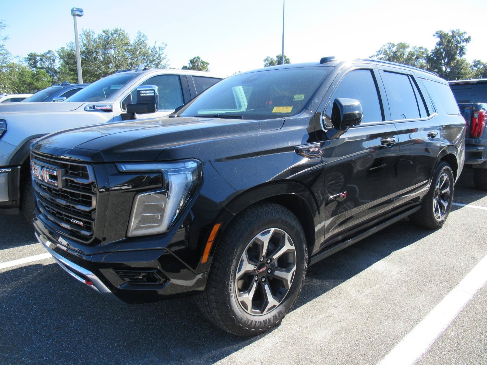 Used 2025 GMC Yukon AT4 Ultimate AWD/4WD image 2