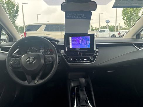 Used 2024 Toyota Corolla LE w/ LE Convenience Package FWD image 24