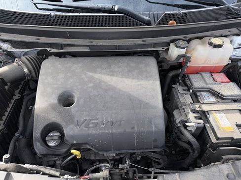 Used 2023 Chevrolet Traverse LT w/ Rear Camera Mirror Package image 23