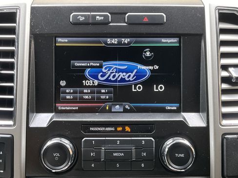 Used 2015 Ford F150 Lariat w/ Max Trailer Tow Package image 15