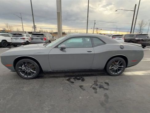 Used 2023 Dodge Challenger SXT w/ Plus Package image 5