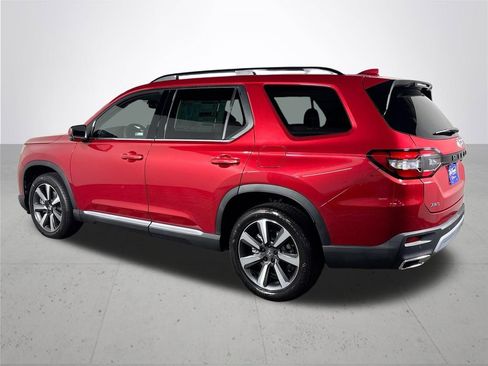 New 2025 Honda Pilot Touring image 8