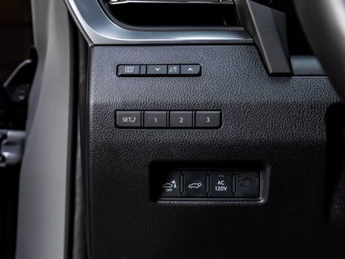Used 2025 Lexus GX 550 w/ Cold Area Package AWD/4WD image 22