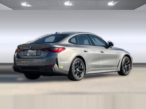 Used 2023 BMW i4 eDrive35 w/ Premium Package image 8