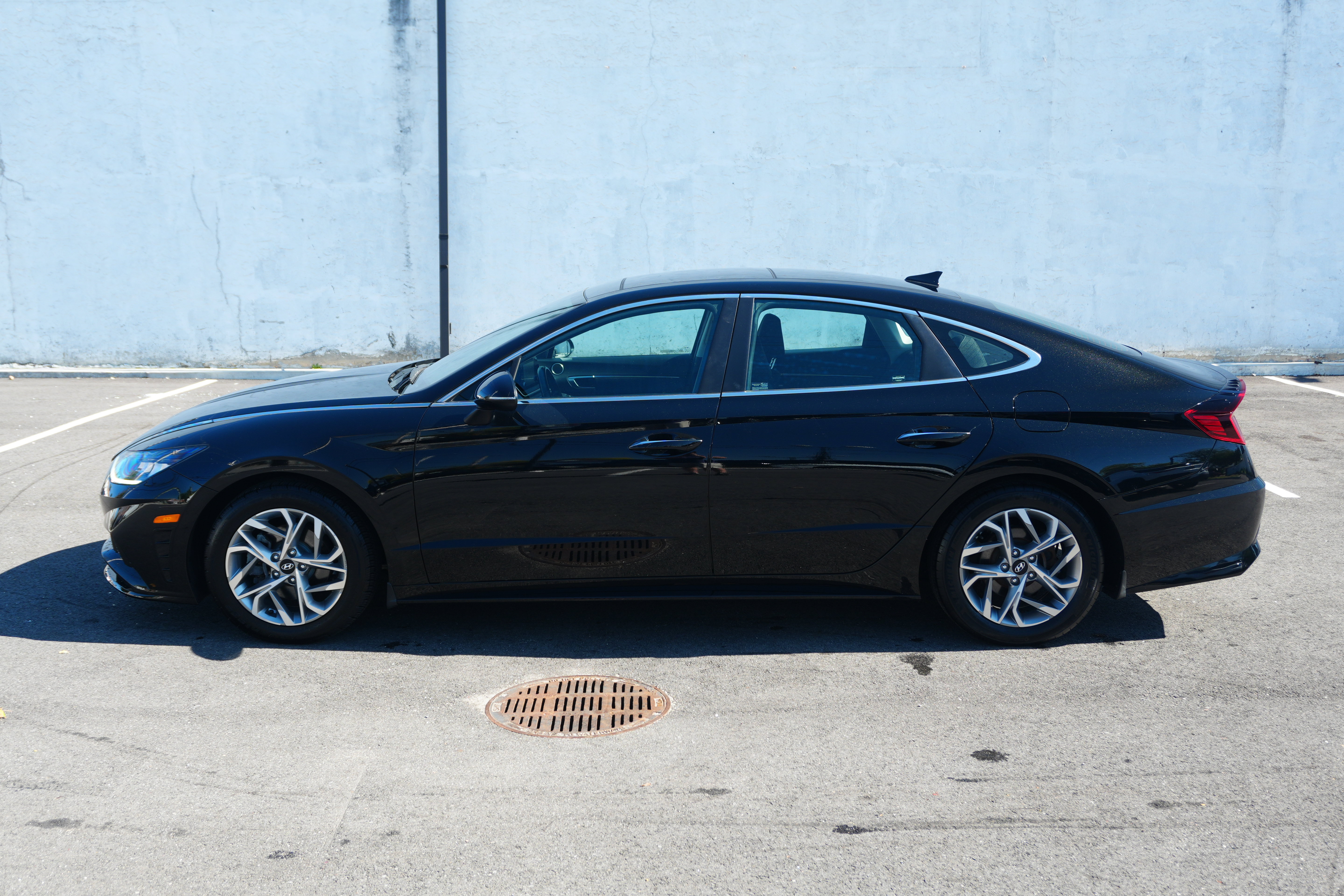 Used 2021 Hyundai Sonata SEL w/ Convenience Package FWD image 2