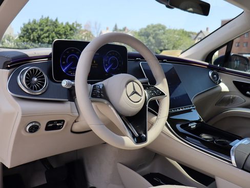 Used 2023 Mercedes-Benz EQS 450+ 4MATIC SUV w/ Pinnacle Trim Package image 11