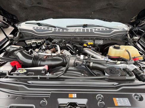 Used 2018 Ford F250 Platinum w/ FX4 Off-Road Package image 10