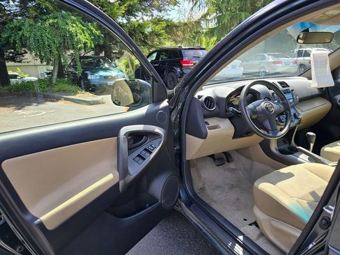 Used 2010 Toyota RAV4 4WD image 6