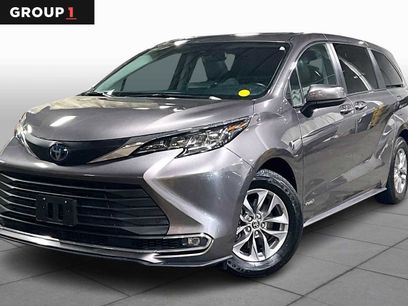 Certified 2021 Toyota Sienna XLE