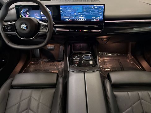 Used 2026 BMW 530i RWD image 27