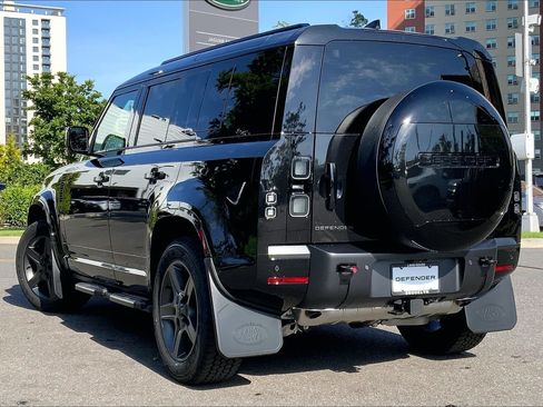 New 2026 Land Rover Defender 110 X-Dynamic SE AWD/4WD image 12