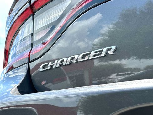 Used 2020 Dodge Charger SXT w/ Leather Interior Group RWD image 15