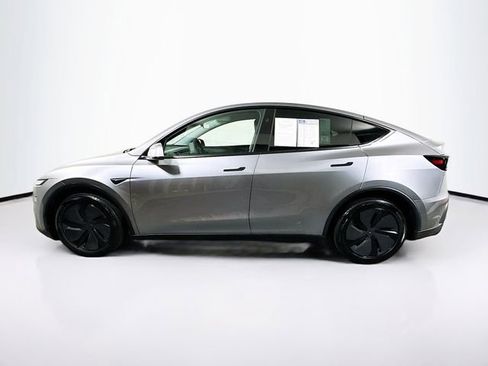 Used 2026 Tesla Model Y Long Range image 5