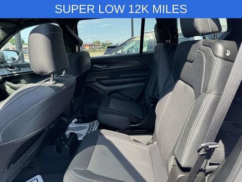 Used 2024 Jeep Grand Cherokee L Laredo w/ Luxury Tech Group I AWD/4WD image 8