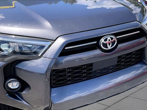 Used 2023 Toyota 4Runner SR5 Premium w/ Moonroof Package RWD image 30