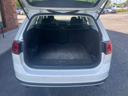 Used 2017 Volkswagen Golf Alltrack SE AWD/4WD image 7