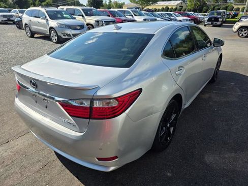Used 2014 Lexus ES 300h w/ Luxury Package w/Bamboo Trim FWD image 5