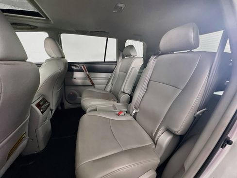 Used 2013 Toyota Highlander Limited AWD/4WD image 24
