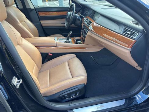 Used 2013 BMW 750i xDrive image 12