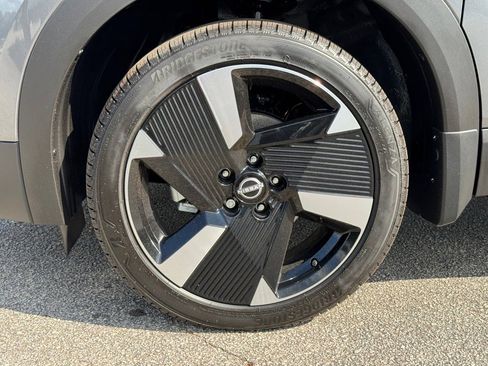 New 2025 Nissan Kicks SR image 9