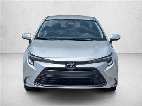 Used 2026 Toyota Corolla LE FWD image 2