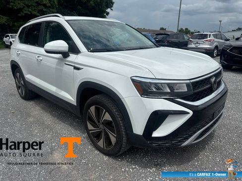 Used 2023 Volkswagen Taos SE w/ Panoramic Sunroof Package AWD/4WD image 7