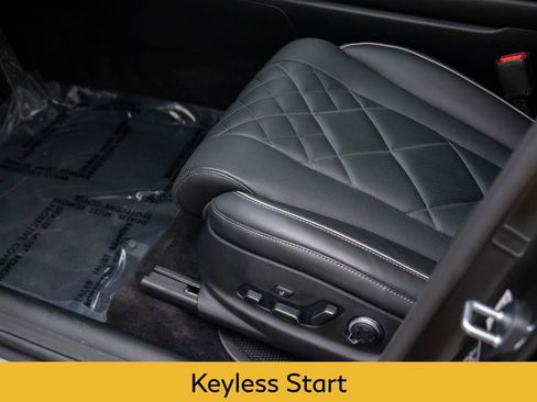 Used 2025 Genesis GV80 3.5T Prestige image 13