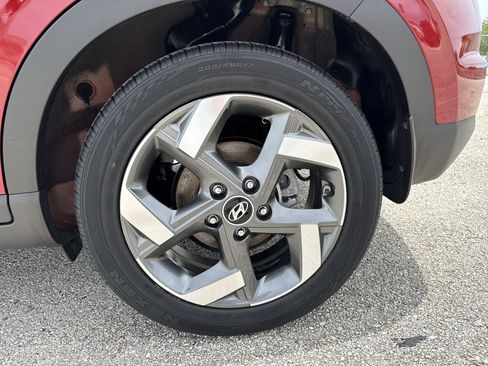 Used 2024 Hyundai Venue SEL FWD image 19