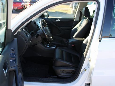 Used 2017 Volkswagen Tiguan Sport image 13