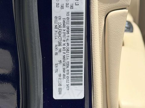 Used 2017 Jeep Grand Cherokee Laredo w/ Quick Order Package 23E AWD/4WD image 27