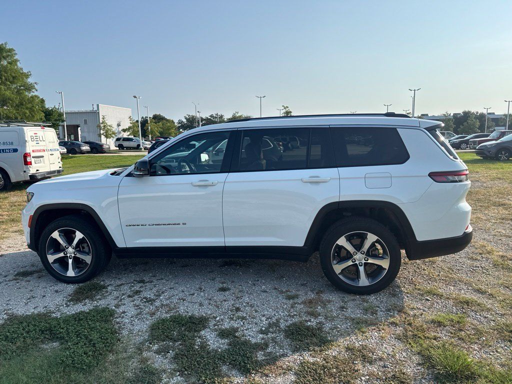Used 2023 Jeep Grand Cherokee L Limited w/ Luxury Tech Group II AWD/4WD image 8