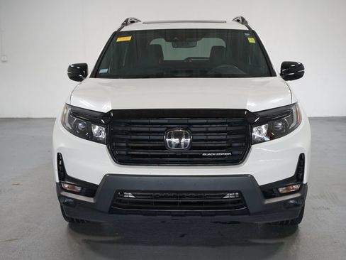 Used 2024 Honda Passport Black Edition image 2