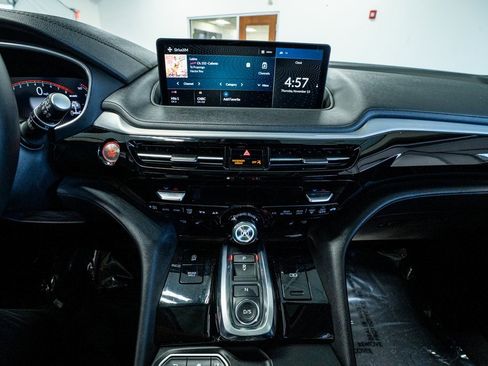 Used 2023 Acura MDX SH-AWD image 48