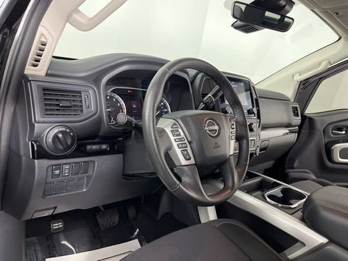 Used 2024 Nissan Titan SV w/ SV Convenience Package image 19